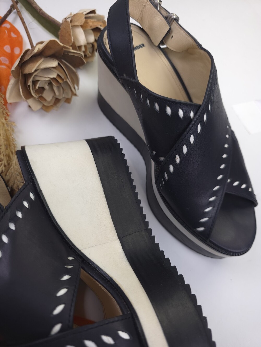 Jill Sanders Women's Crisscross Platform Wedge Sandals Sz 38½m - Picture 6 of 13